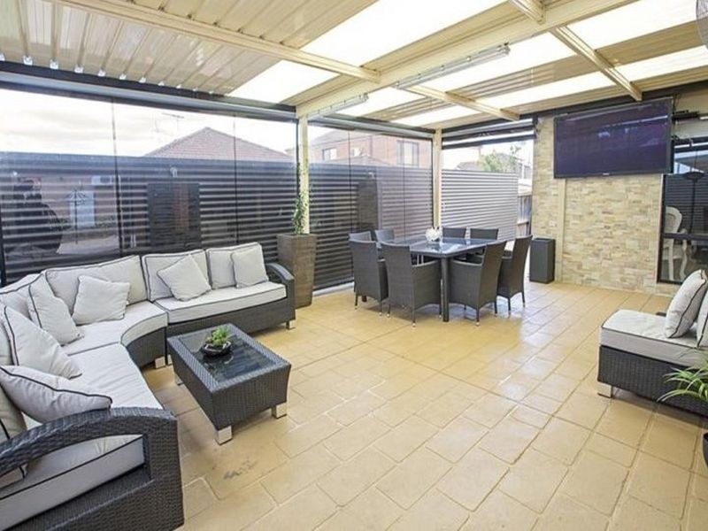 27 Carmichael Drive, West Hoxton NSW 2171