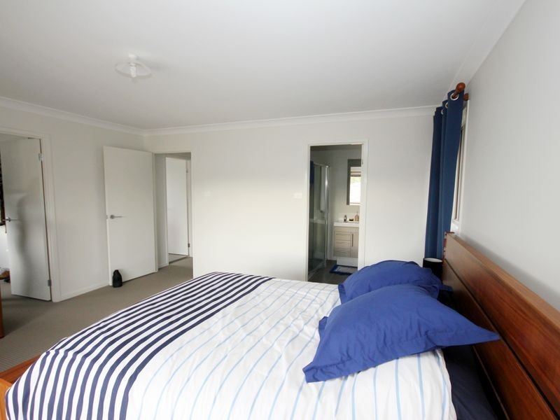 6 Windsock Avenue, Middleton Grange NSW 2171