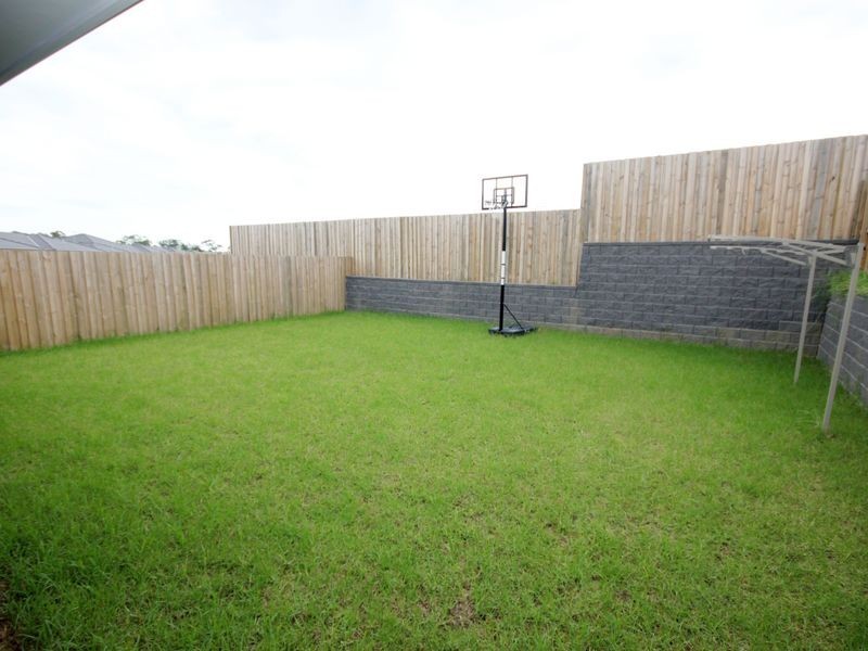 6 Windsock Avenue, Middleton Grange NSW 2171