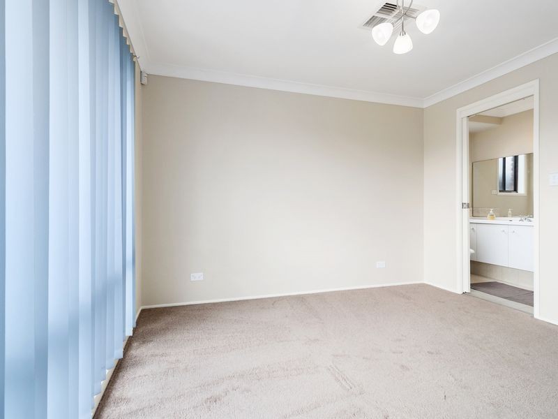 5 Knot Place, Hinchinbrook NSW 2168