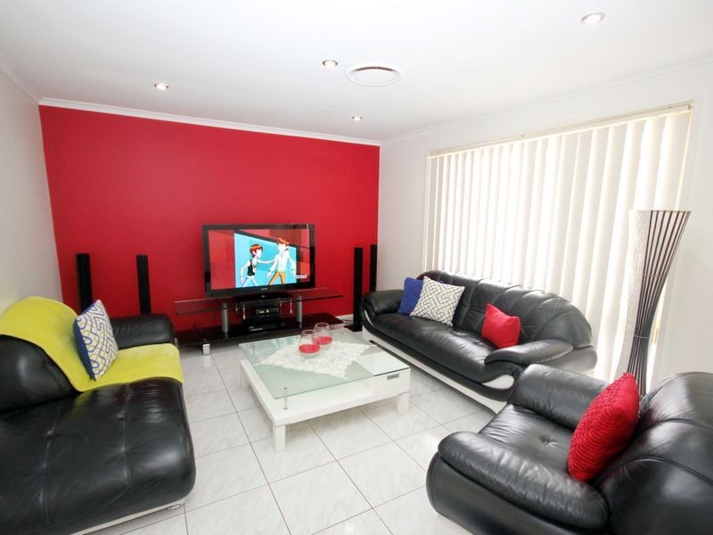 9 Marciano Close, Edensor Park NSW 2176