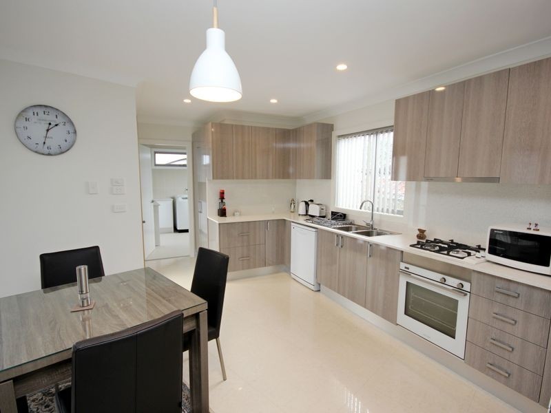 15A Dandenong Close, Bossley Park NSW 2176