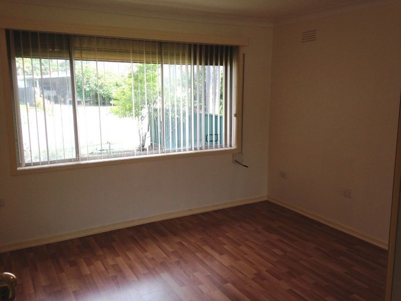 27 Chadwick Crescent, Fairfield West NSW 2165