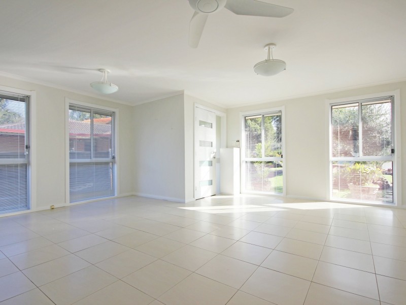 15 Dandenong Close, Bossley Park NSW 2176