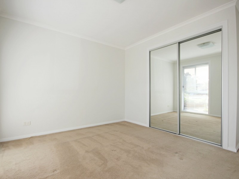 15 Dandenong Close, Bossley Park NSW 2176