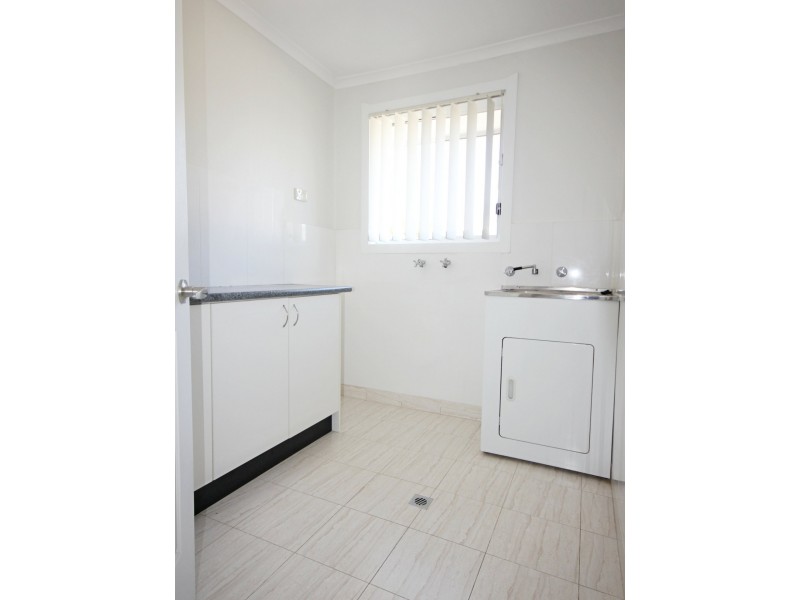 15 Dandenong Close, Bossley Park NSW 2176