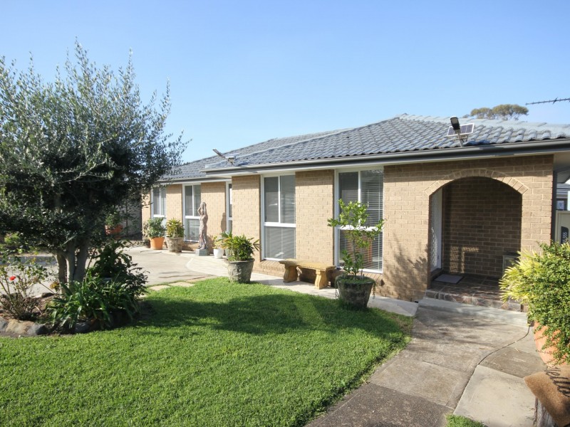 15 Dandenong Close, Bossley Park NSW 2176