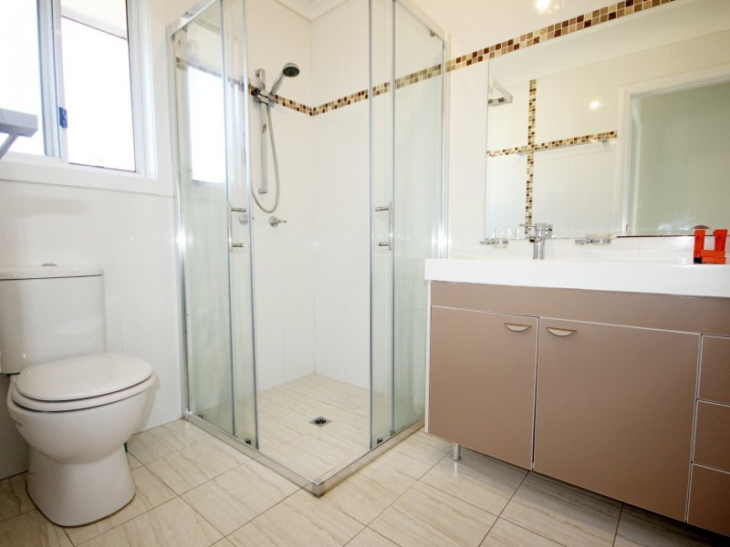 15 Dandenong Close, Bossley Park NSW 2176