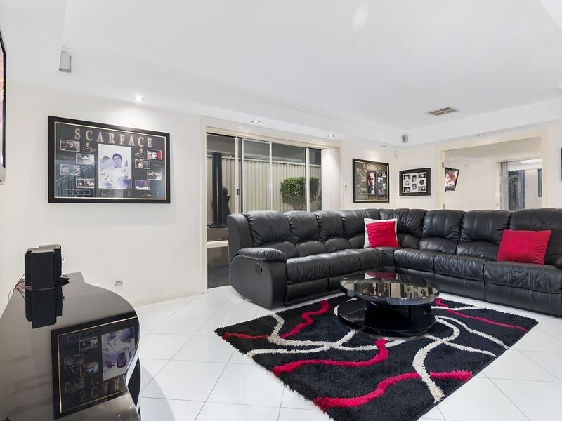 33 Solander Avenue, West Hoxton NSW 2171
