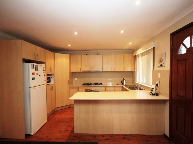 2 Rickard Road, Bossley Park NSW 2176