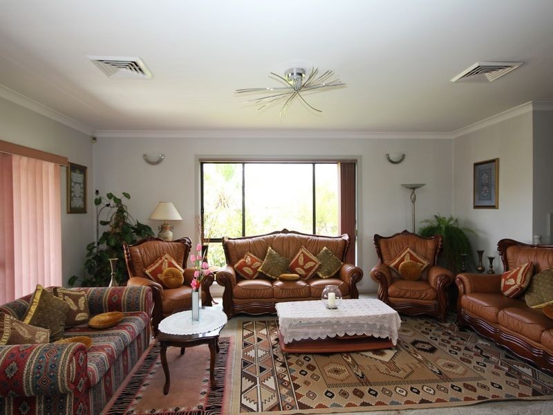 21 Hanwood Place, Edensor Park NSW 2176