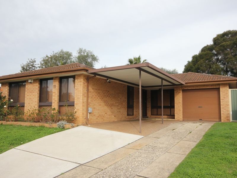 19 Allambie Road, Edensor Park NSW 2176