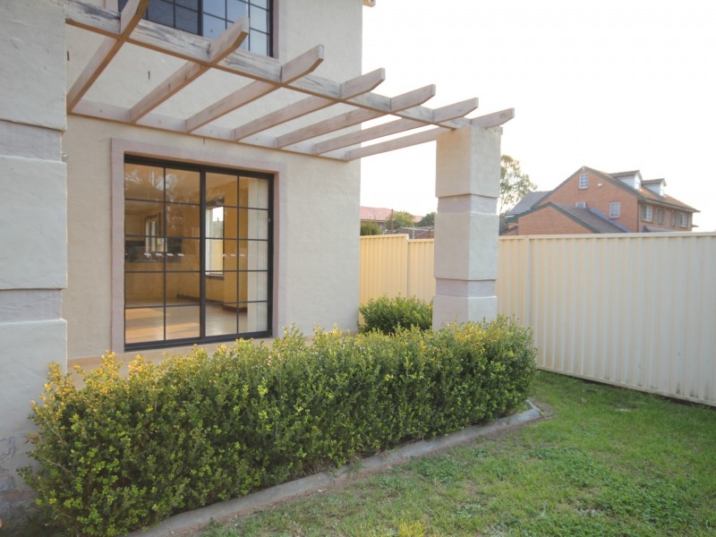 77 Boomerang Road, Edensor Park NSW 2176