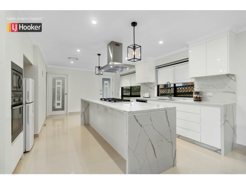 14 Bettong Crescent, Bossley Park NSW 2176