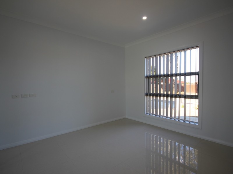 2/620 Polding Street, Bossley Park NSW 2176