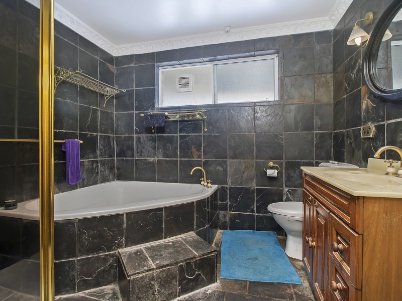 6 Carrington Road (Corner The Northern Rd), Bringelly NSW 2556