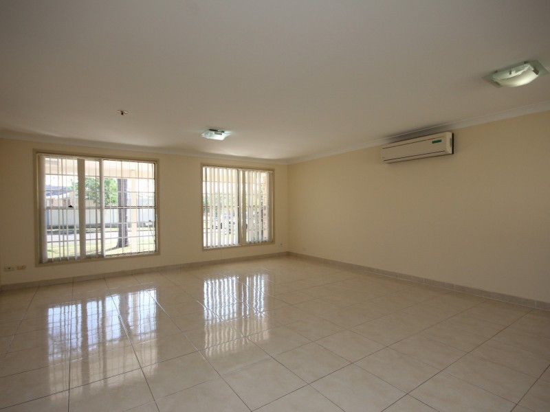 2 Gundagai Crescent, Wakeley NSW 2176