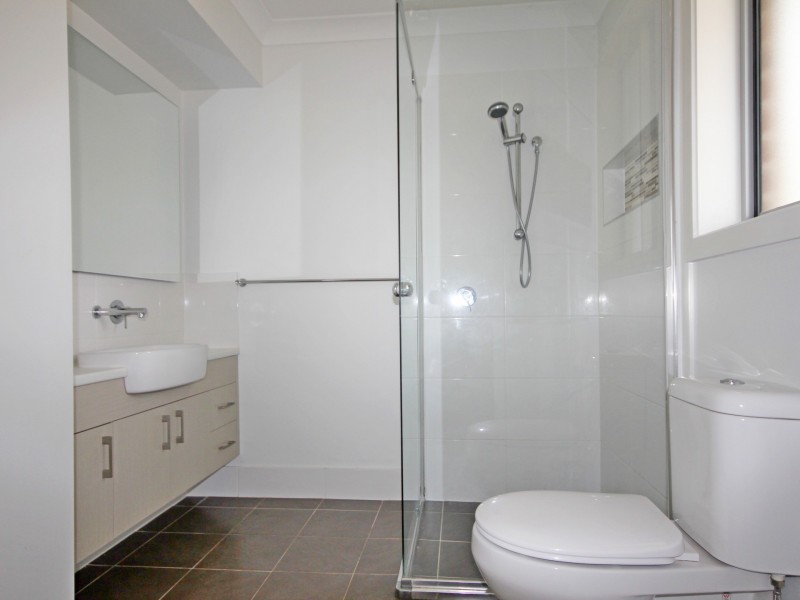 2A Myddleton Avenue, Fairfield NSW 2165