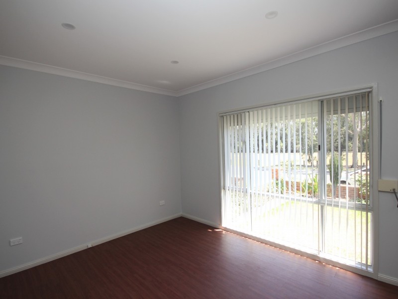 15 Whitlam Avenue, Edensor Park NSW 2176