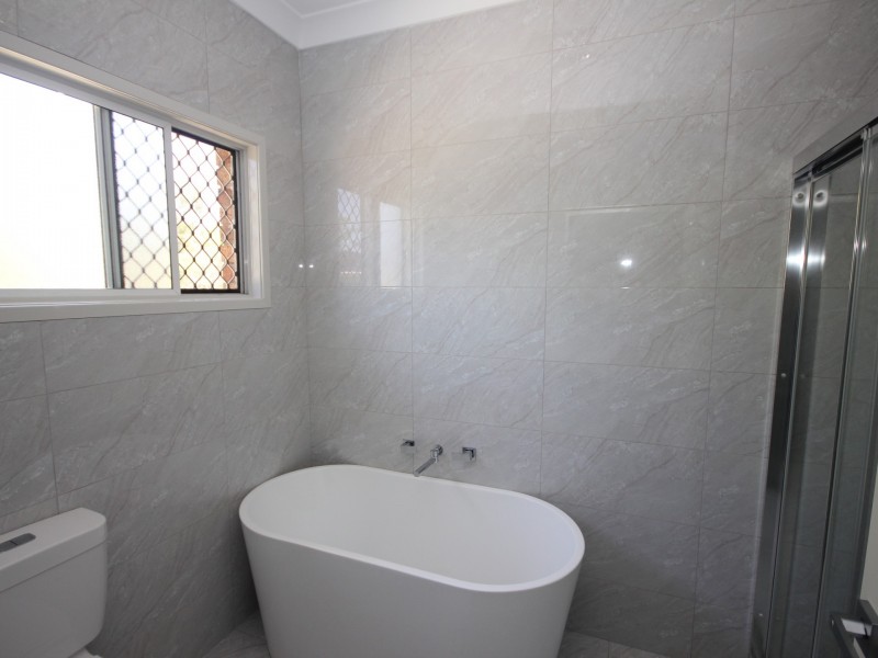 15 Whitlam Avenue, Edensor Park NSW 2176