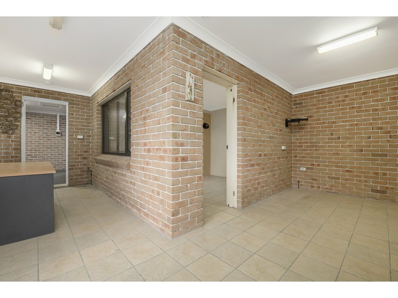 1a Falklands Avenue, Bossley Park NSW 2176