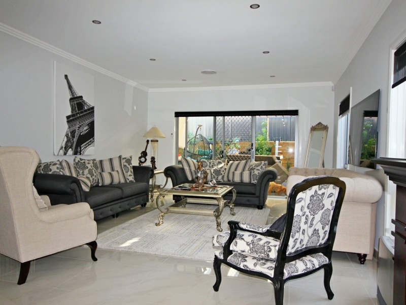 33 Evans Street, Fairfield Heights NSW 2165