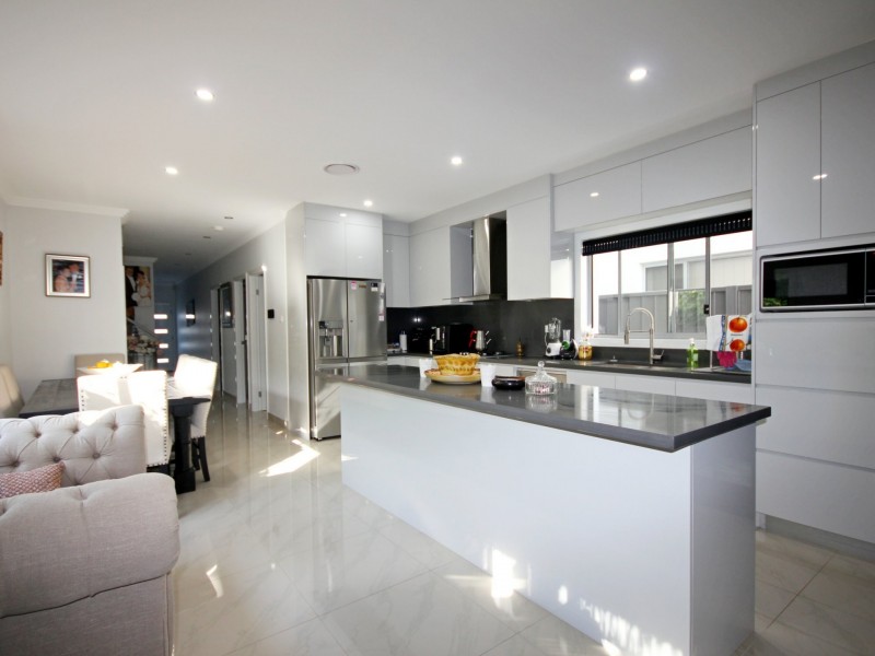 33 Evans Street, Fairfield Heights NSW 2165