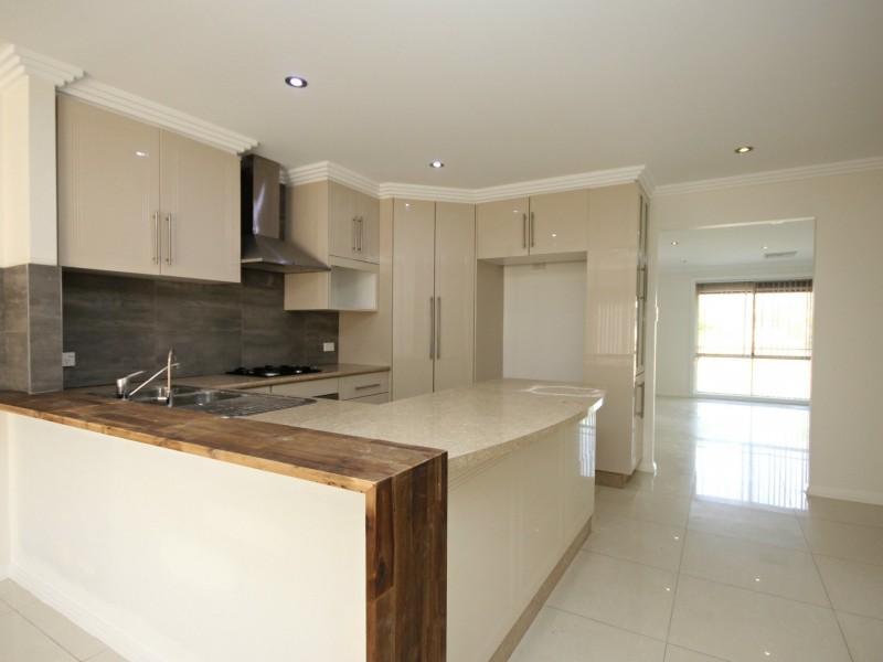 15 Rogan Crescent, Wakeley NSW 2176