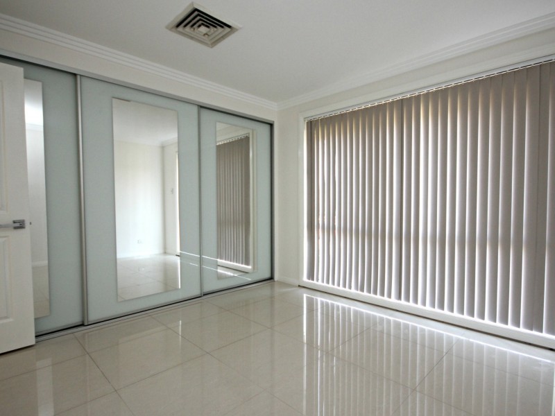 15 Rogan Crescent, Wakeley NSW 2176