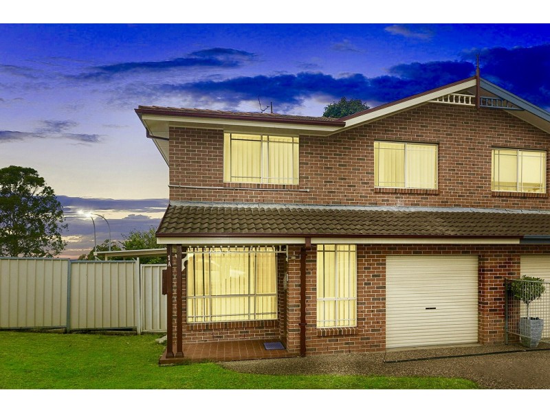 1a Kingston Place, Abbotsbury NSW 2176