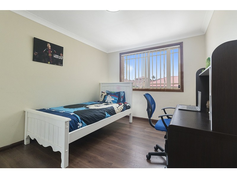 1a Kingston Place, Abbotsbury NSW 2176