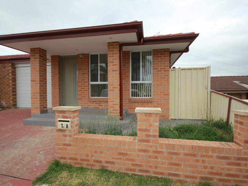 1A Cuthbert Crescent, Edensor Park NSW 2176