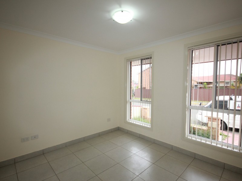1A Cuthbert Crescent, Edensor Park NSW 2176