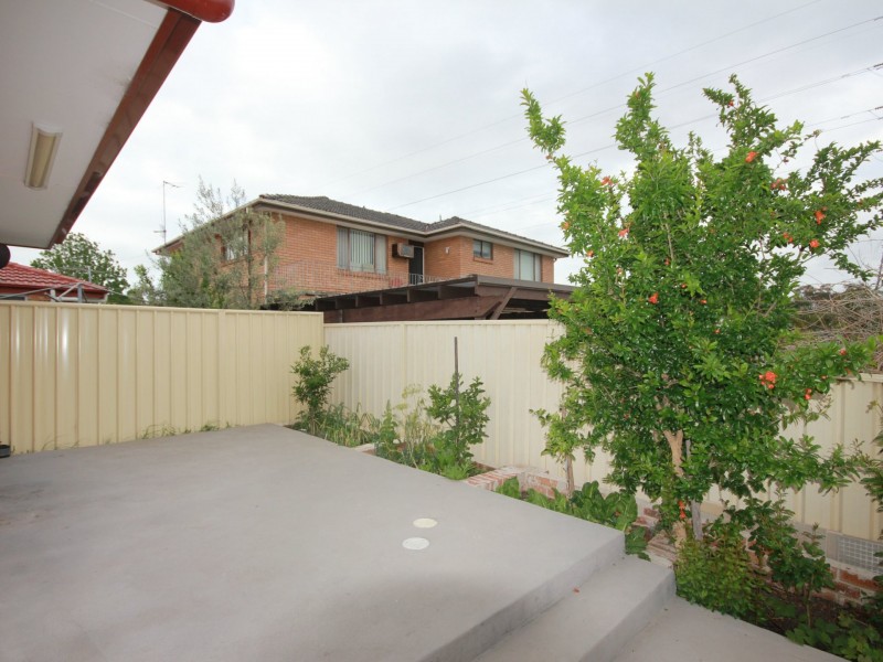 1A Cuthbert Crescent, Edensor Park NSW 2176