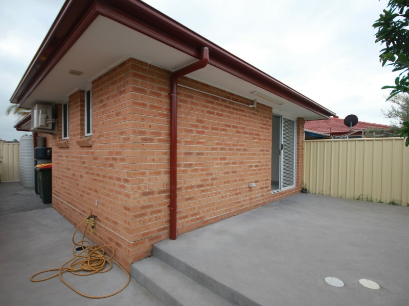 1A Cuthbert Crescent, Edensor Park NSW 2176