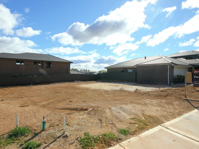 72 Maidenhair Avenue, Denham Court NSW 2565