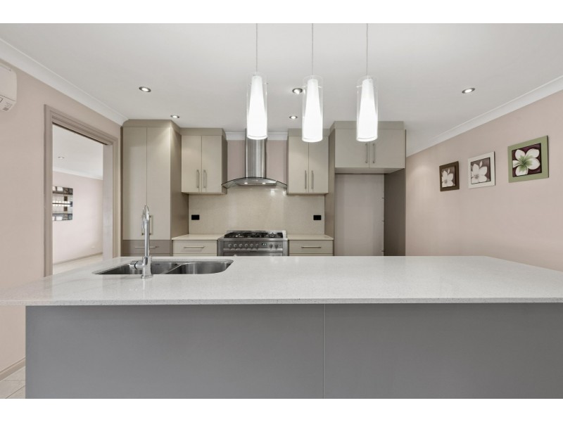 23 Quarry Road, Bossley Park NSW 2176