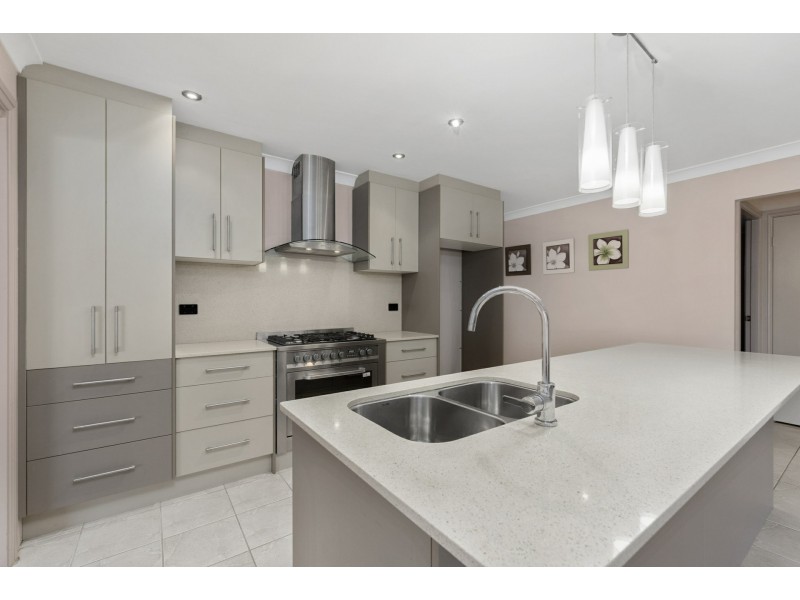 23 Quarry Road, Bossley Park NSW 2176