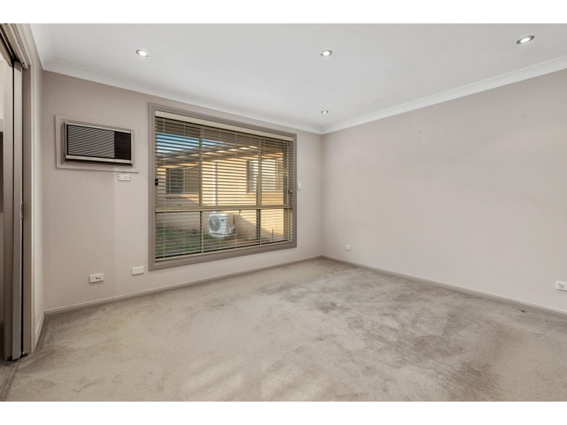 23 Quarry Road, Bossley Park NSW 2176