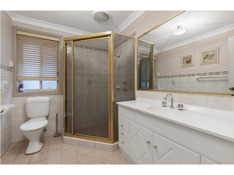 23 Quarry Road, Bossley Park NSW 2176