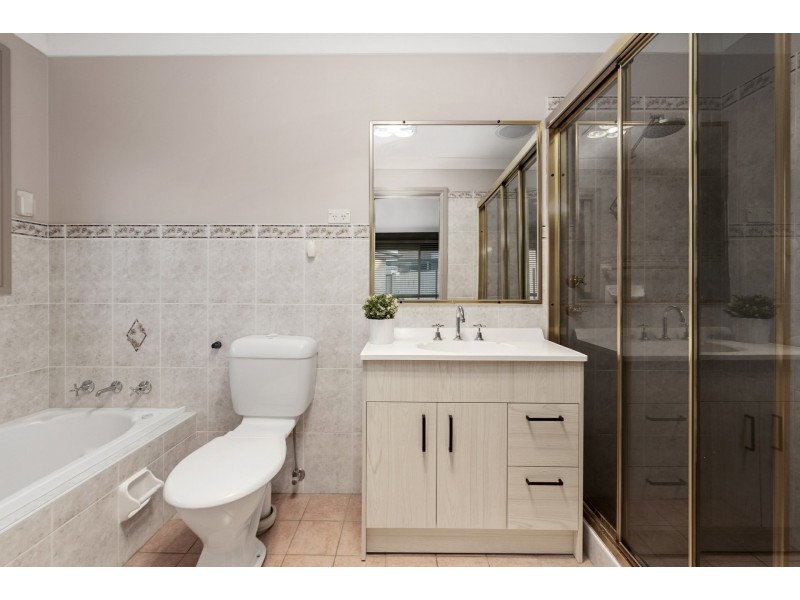 23 Quarry Road, Bossley Park NSW 2176