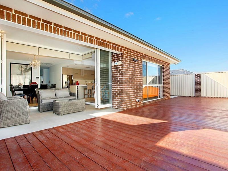 26 Bird Walton Avenue, Middleton Grange NSW 2171