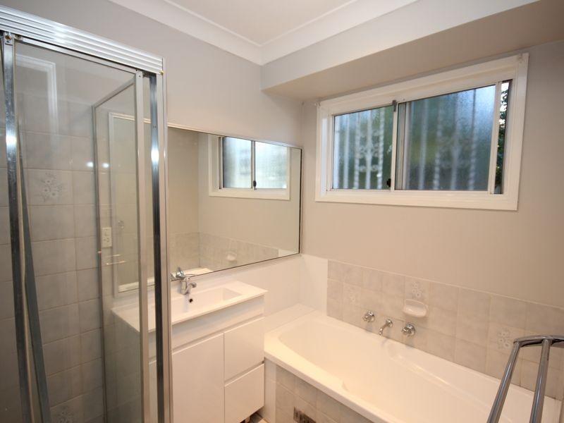 11 Prairie Vale Rd, Bossley Park NSW 2176