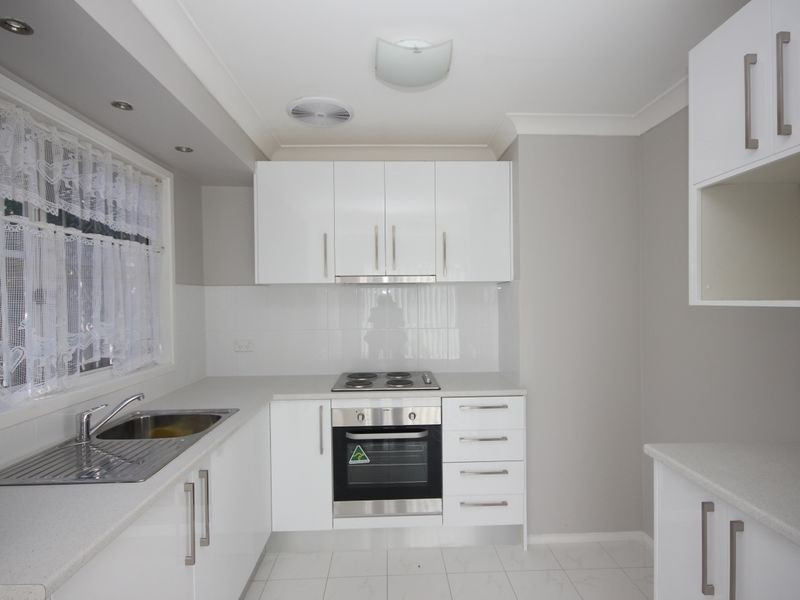 11 Prairie Vale Rd, Bossley Park NSW 2176