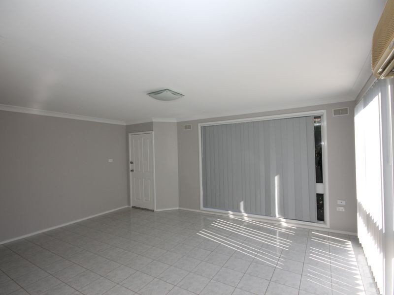 11 Prairie Vale Rd, Bossley Park NSW 2176