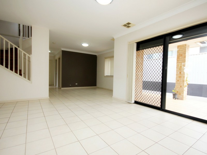 10 Hollywood Street, South Wentworthville NSW 2145