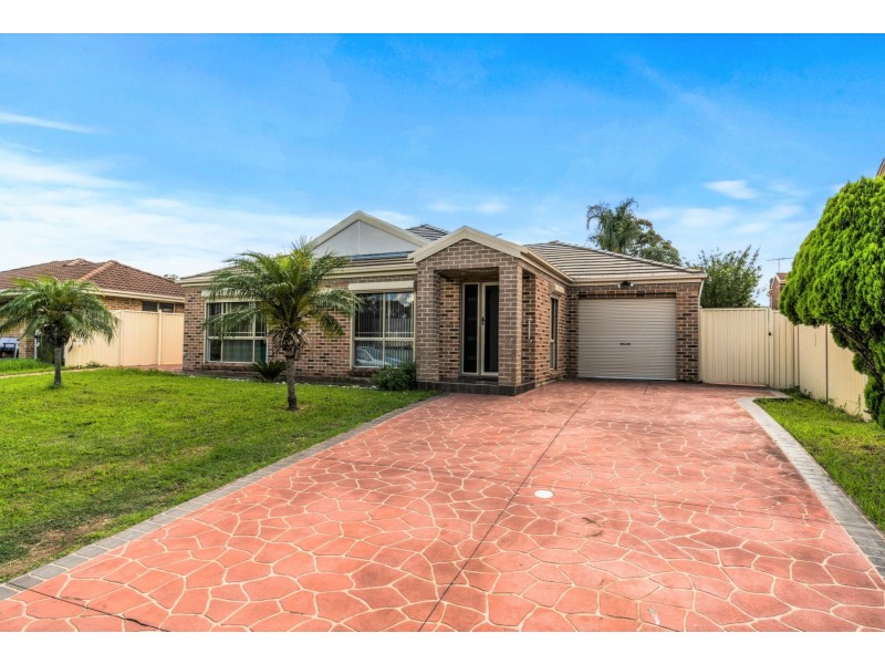 15 Rogan Crescent, Prairiewood NSW 2176