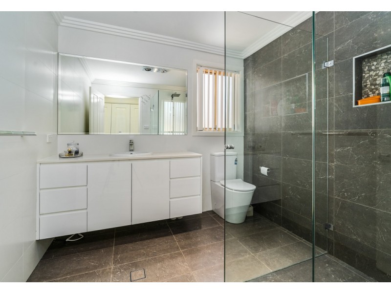 15 Rogan Crescent, Prairiewood NSW 2176