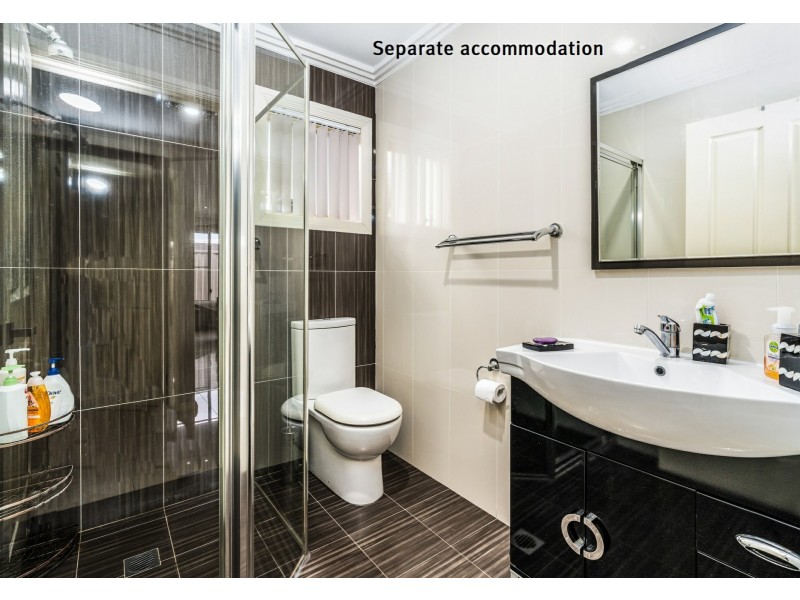 15 Rogan Crescent, Prairiewood NSW 2176