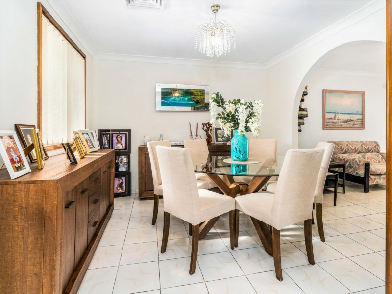 26 Woodlands Avenue, Bossley Park NSW 2176